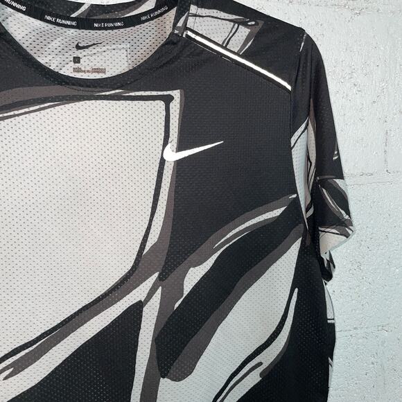 NIKE Men Printed Round Neck Polyester White, Black T-Shirt Large - Picture 4 of 6